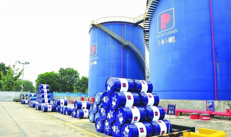 Vietnam spends US$1.7 billion on petroleum imports from Singapore